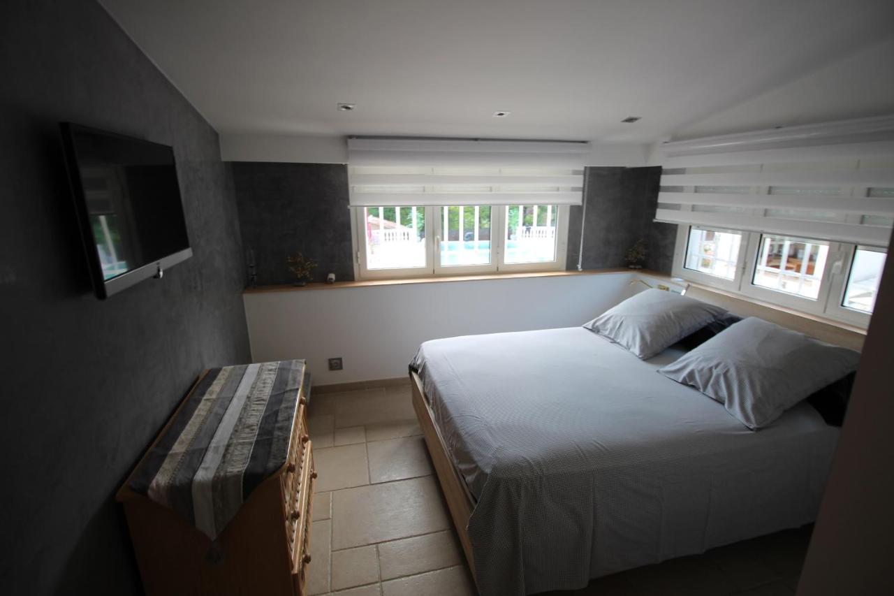 Villa Jalna Chambre, Suites Et Appartement Рокфор-ле-Пен Экстерьер фото
